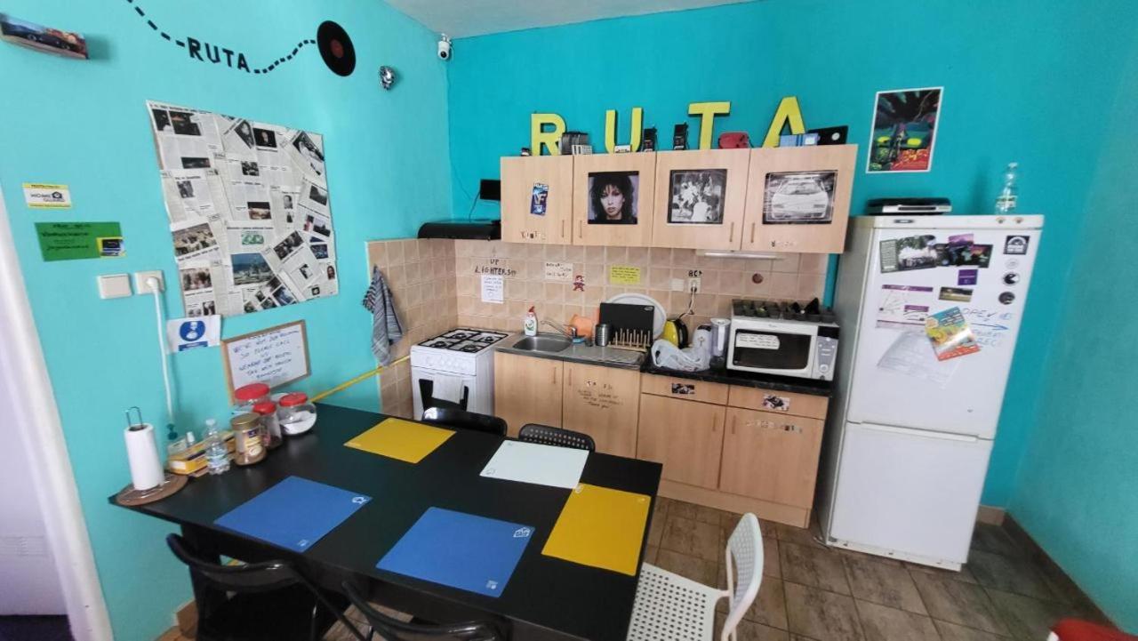 Ruta 80 Hostel Brno Exteriör bild